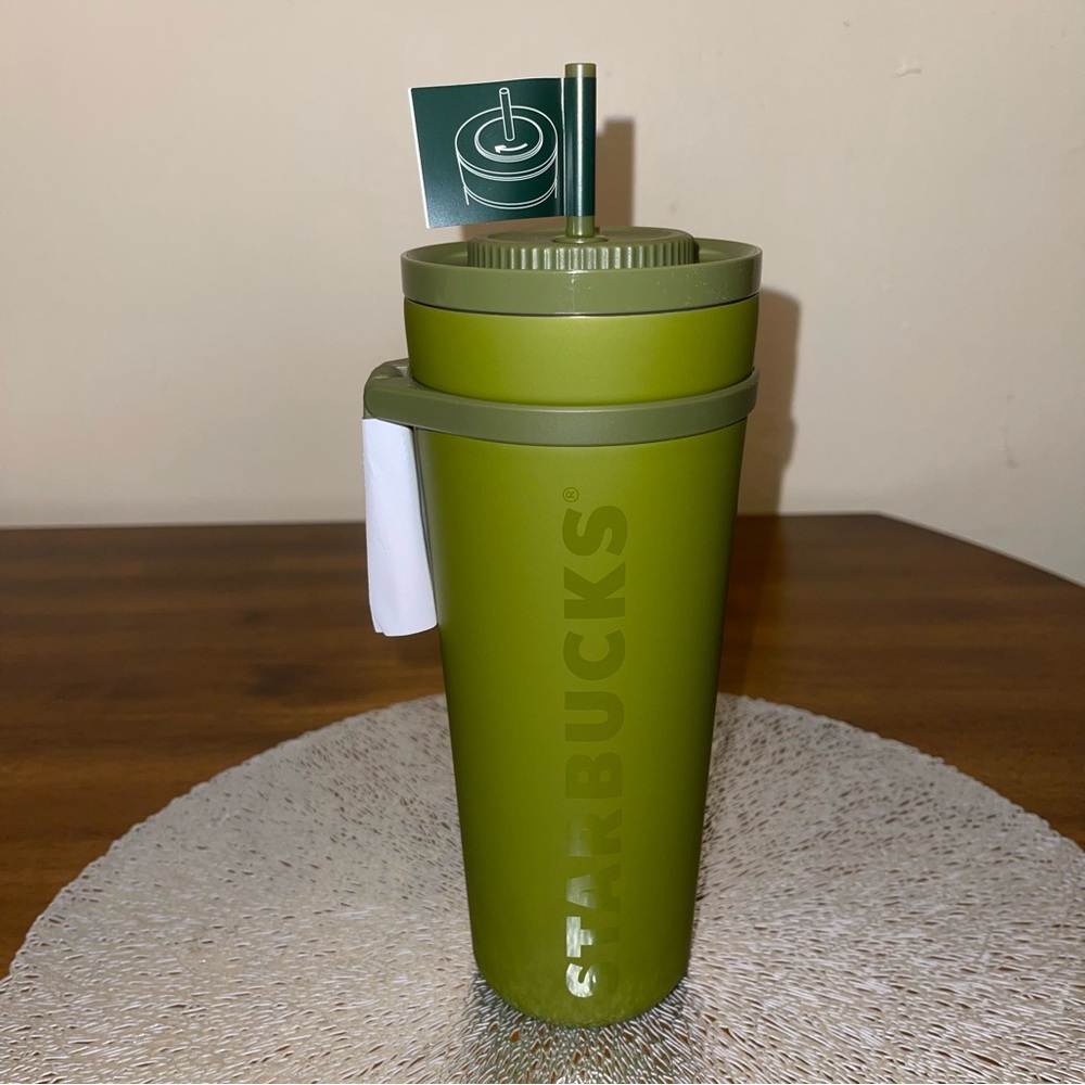 NWT 2025 Starbucks Fall Green 24 oz
Soft touch